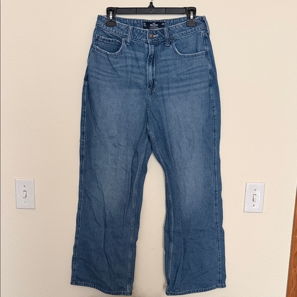 Hollister Ultra High-Rise Baggy Jeans